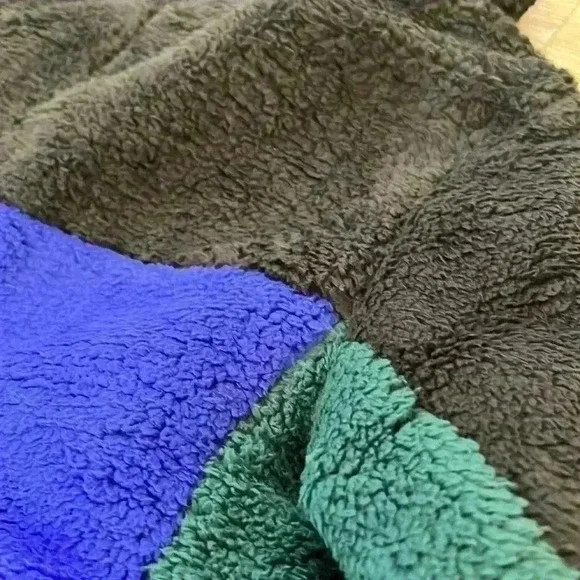 The North Face Boy’s Fleece Hoodie, Large (Size 12) - Picture 8 of 9